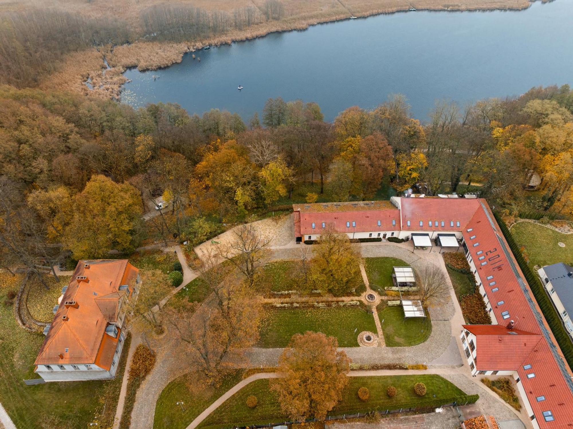 Готель Dwor Kolesin Нове Крамско Екстер'єр фото